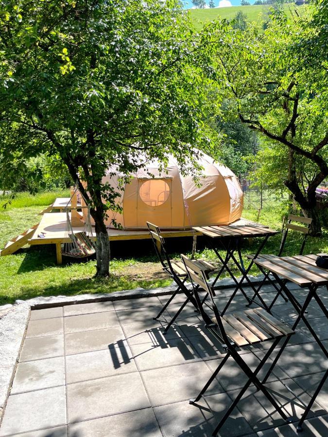 Flore'S Garden Glamping Bran  Dış mekan fotoğraf
